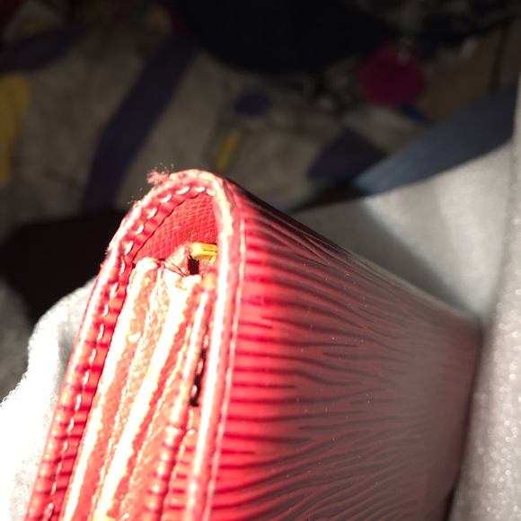 Authentic Lous Vuitton Epi Sarah Long Red Wallet - Picture 8 of 8